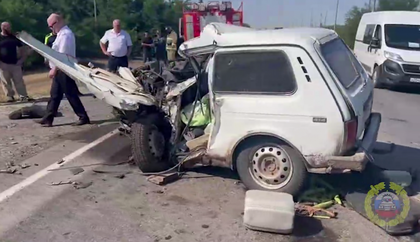 Смертельное шок-ДТП отправила пятерых в больницу под Волгоградом:  видео