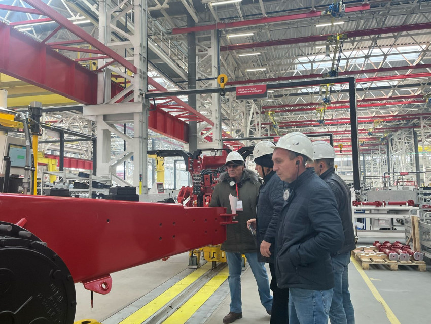 Волгоградские аграрии посетили новый тракторный завод Ростсельмаш 