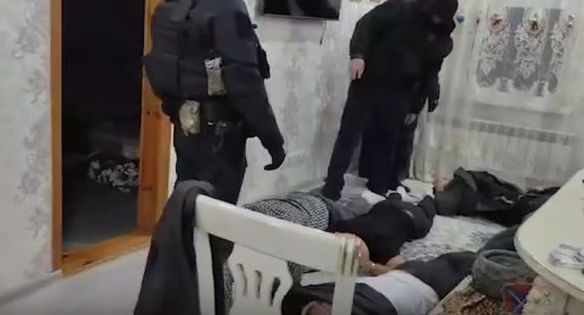 Приговор ужесточили цыганам за нападение с битой на заправке под Волгоградом