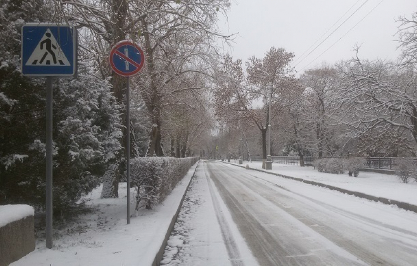 Нулевая температура не спасет выпавший в Волгограде снег