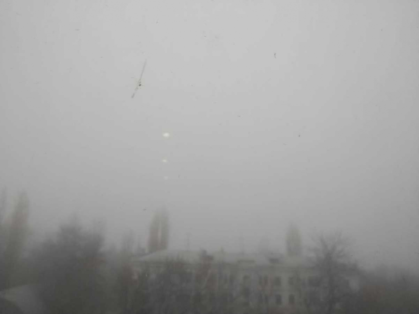 Густой туман накрыл Волгоград