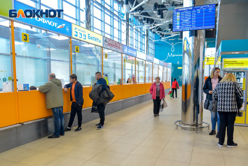 Волгоградцы более 6 часов не могут вылететь в Москву из-за задержки рейсов 