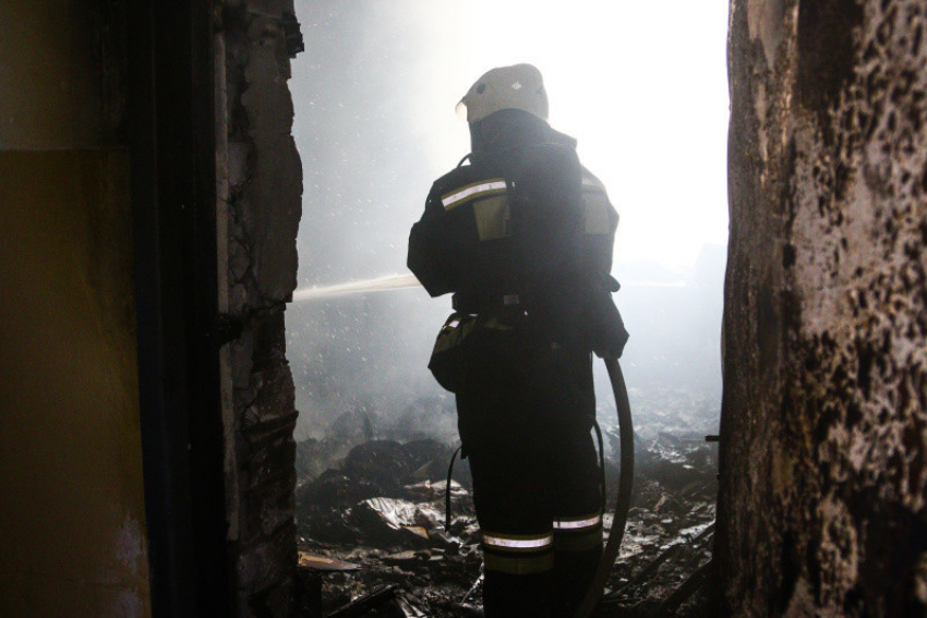 55-летняя женщина пострадала при пожаре в Волжском