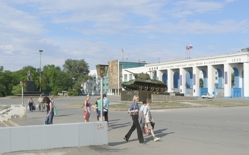 Памятник Дзержинскому отреставрируют в Волгограде за 14 миллионов рублей