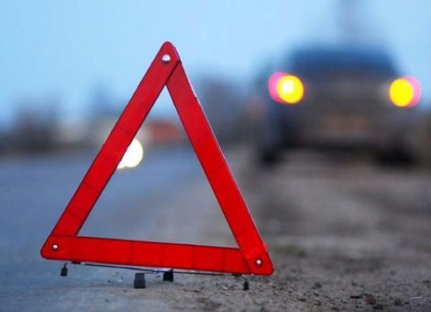 Полицейские ищут свидетелей смертельного столкновения Mercedes и Hyundai в Волжском 