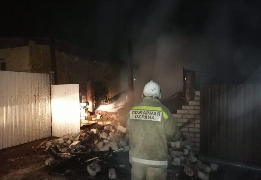 Под Волгоградом 45-летний мужчина погиб в ночном пожаре