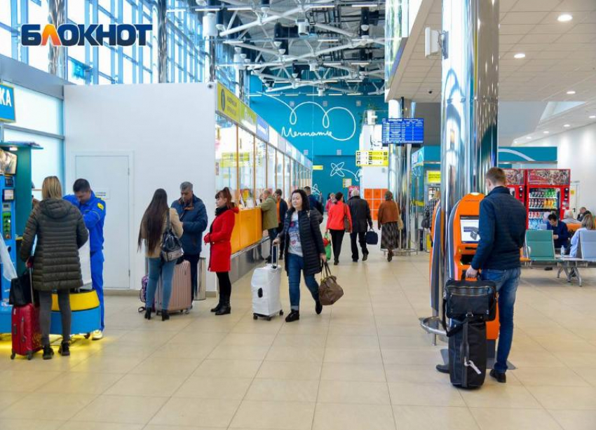 Отменены вылеты в волгоградском аэропорту из-за сильного снегопада в Москве 