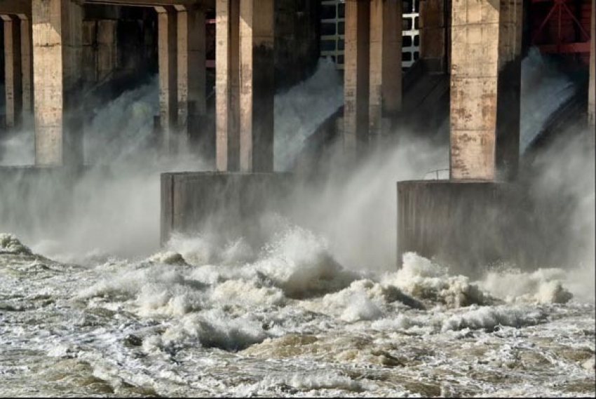 МЧС предупреждает жителей Волгограда и Волжского о максимальном сбросе воды