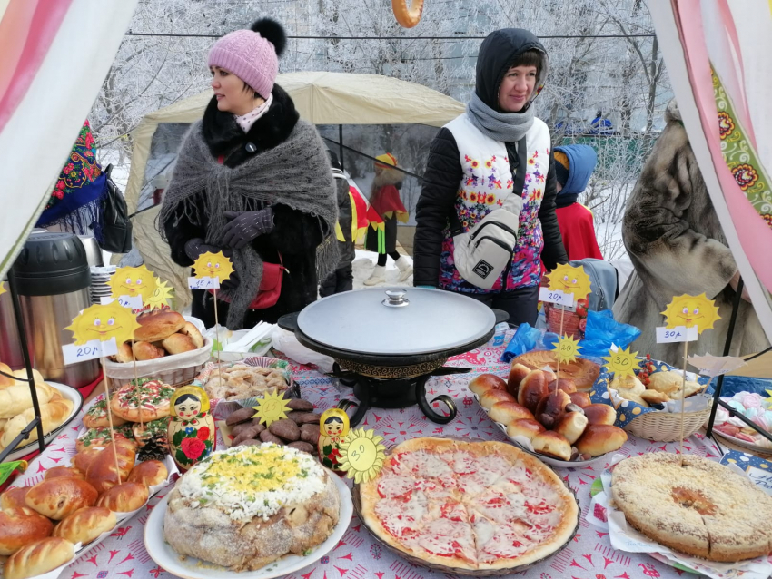 В Волгограде раньше срока начали праздновать Масленицу: видео