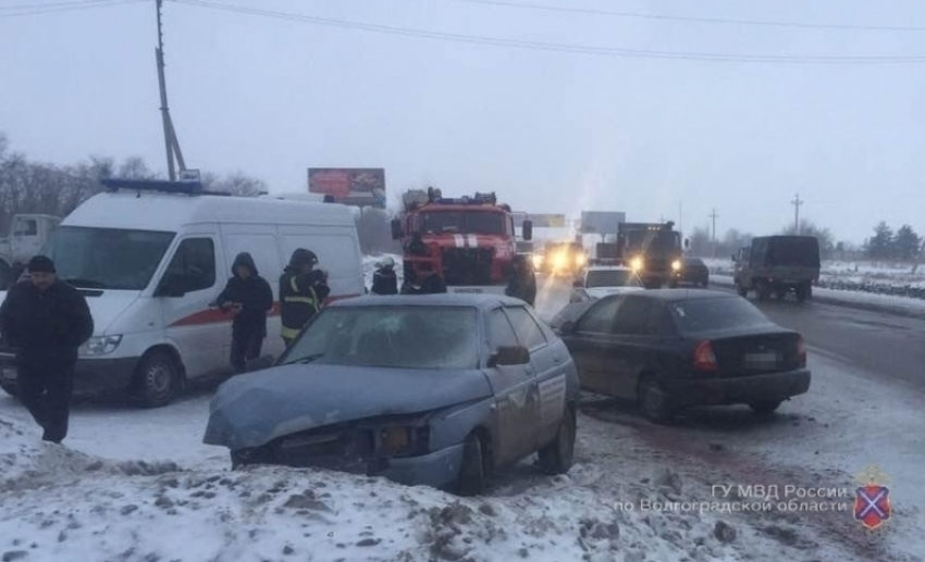 В Волгограде в ДТП ВАЗ-2112 и Hyundai пострадал 7-летний ребенок 