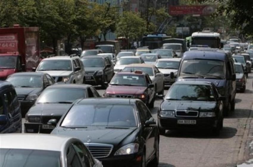 Движение по шоссе Авиаторов прекращено до конца года