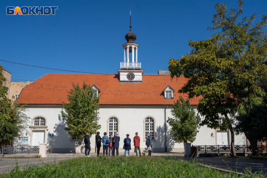 Пережившей пожар мистической Сарепте исполнилось 257 лет