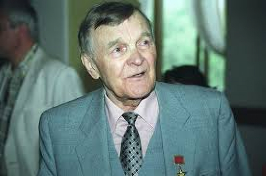 В возрасте 96 лет скончался почетный гражданин Волгограда Юрий Бондарев
