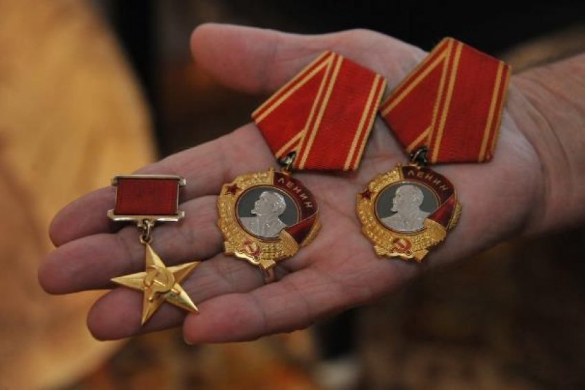 В Волгограде процветает торговля государственными наградами
