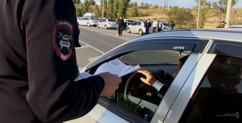 Тонировка, ремни безопасности и водительские права: за что наказывал ГИБДД во время масштабной проверки водителей в Волгограде