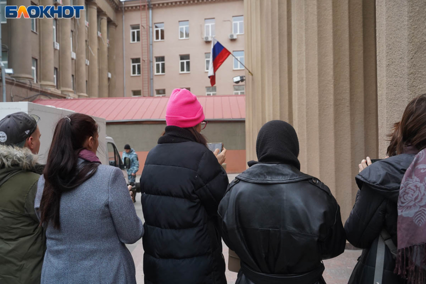 Накопившему долгов по налогам на 50 млн волгоградцу запретили покидать страну 