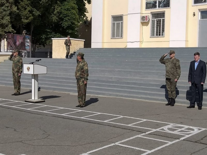 Волгоградских школьников отправили на военно-полевые сборы
