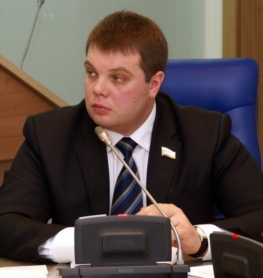 Депутат Волгоградской областной думы Сергей Попов объявил о начале работы юридических консультаций,