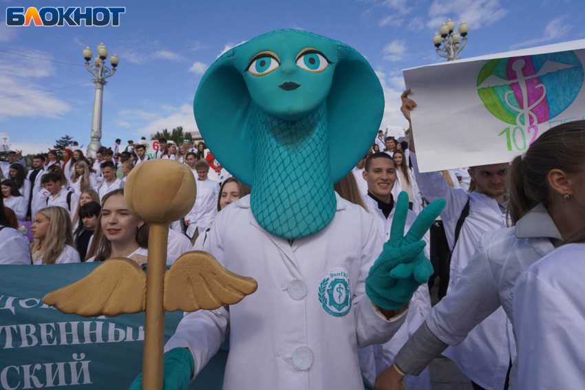 Владимир Путин наградил волгоградский вуз Орденом Почёта