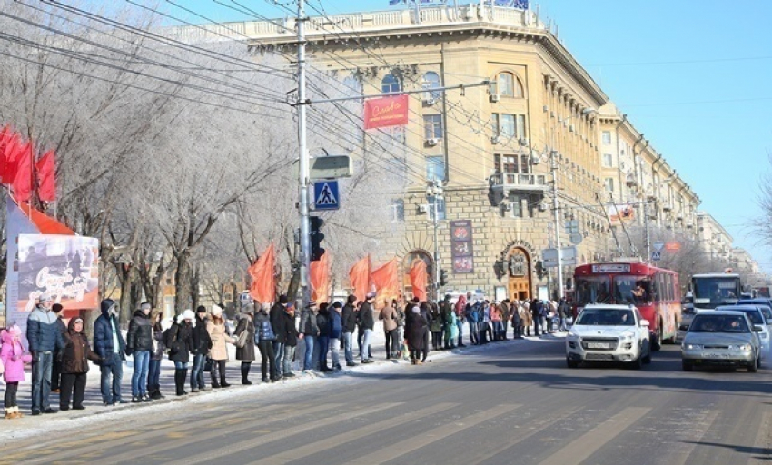 На волгоградских улицах появятся флаги, праздничные послания и фото военной хроники ко 2 февраля