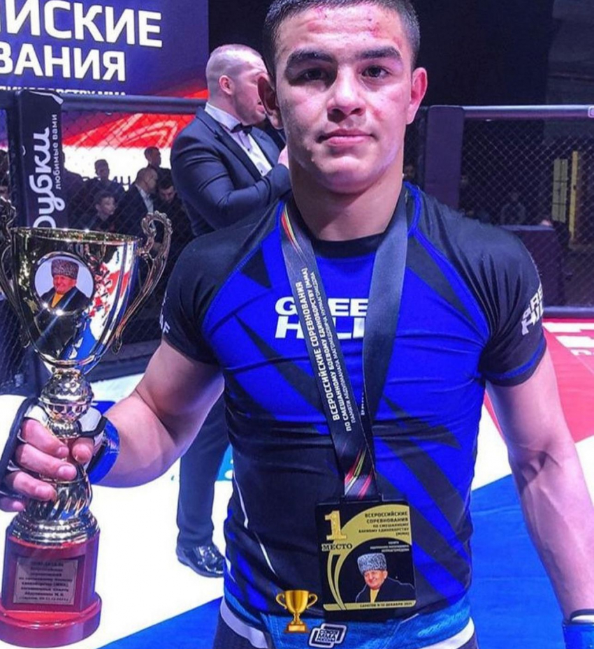 Волгоградец Асаф Чопуров одержал победу на Всероссийском турнире по MMA