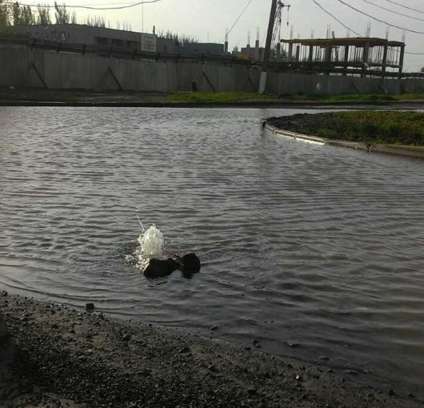 Юг Волгограда скрывается под толщей воды  