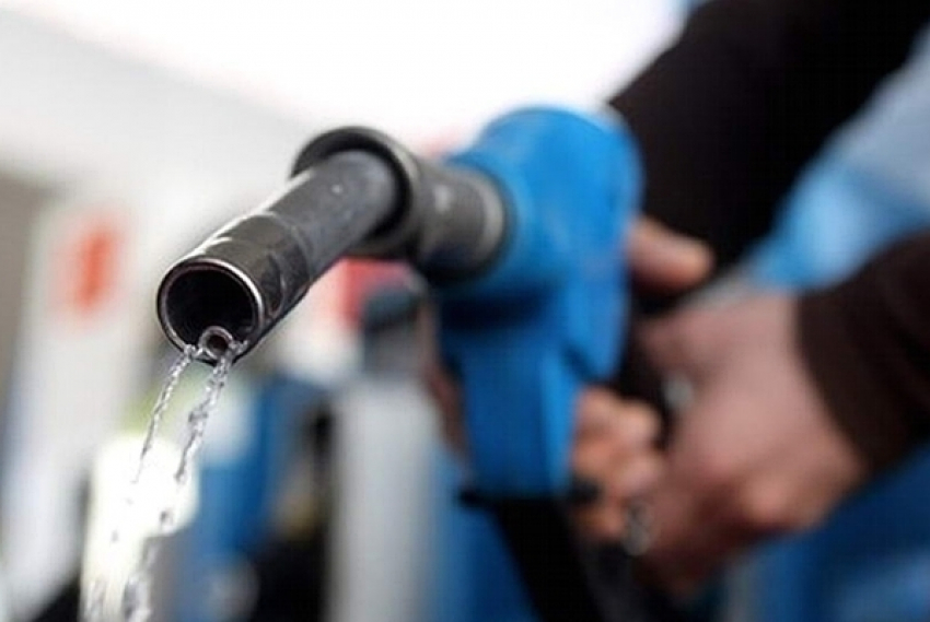 В Волгограде владелец заправки выплатит 100 тысяч за некачественный бензин 