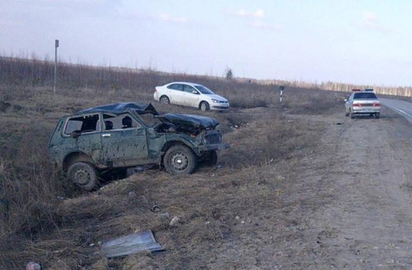 "Нива» перевернулась на дороге в Волгоградской области: погибла женщина