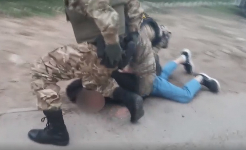 Несостоявшихся оружейных баронов задержали в Волгограде - видео 