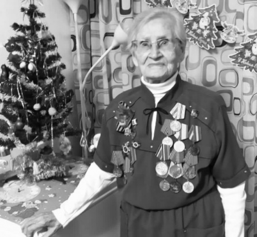 Приписала себе два года, чтобы уйти на фронт: в Волгограде скончалась ветеран Нина Тарасова