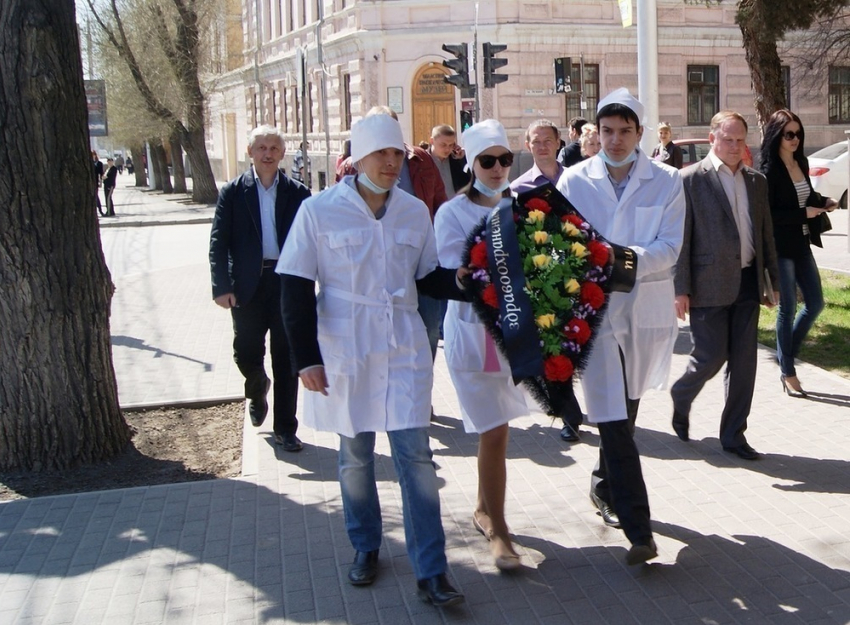 В Волгограде активисты «похоронили» здравоохранение