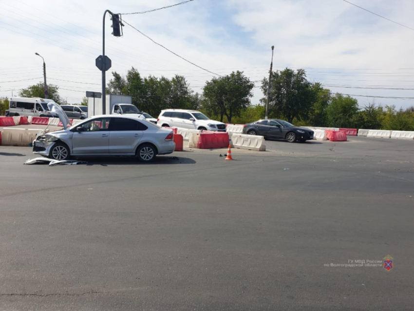 В Волгоградской области в аварии возле ГЭС пострадали четыре человека