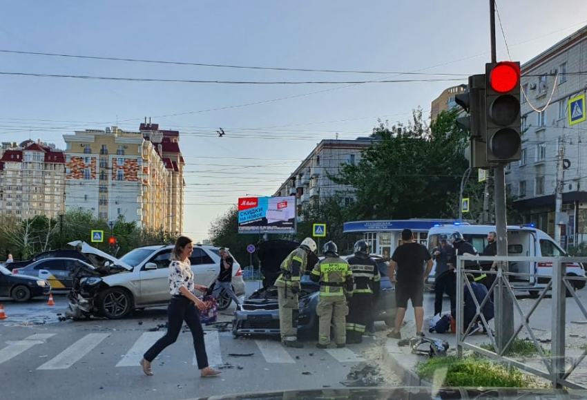 Жуткая авария произошла в центре Волгограда