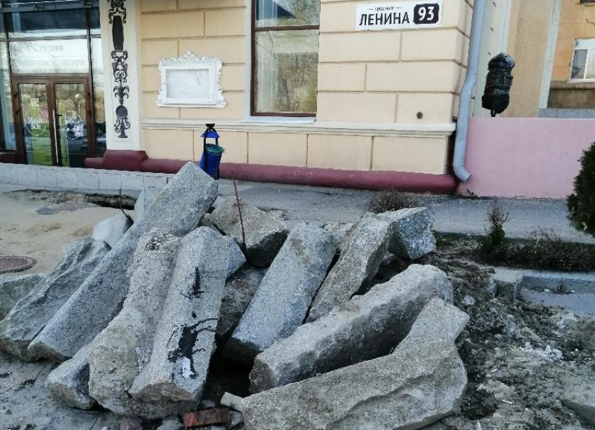 Советских бордюров частично лишится площадь перед «Царицынской оперой» в Волгограде 