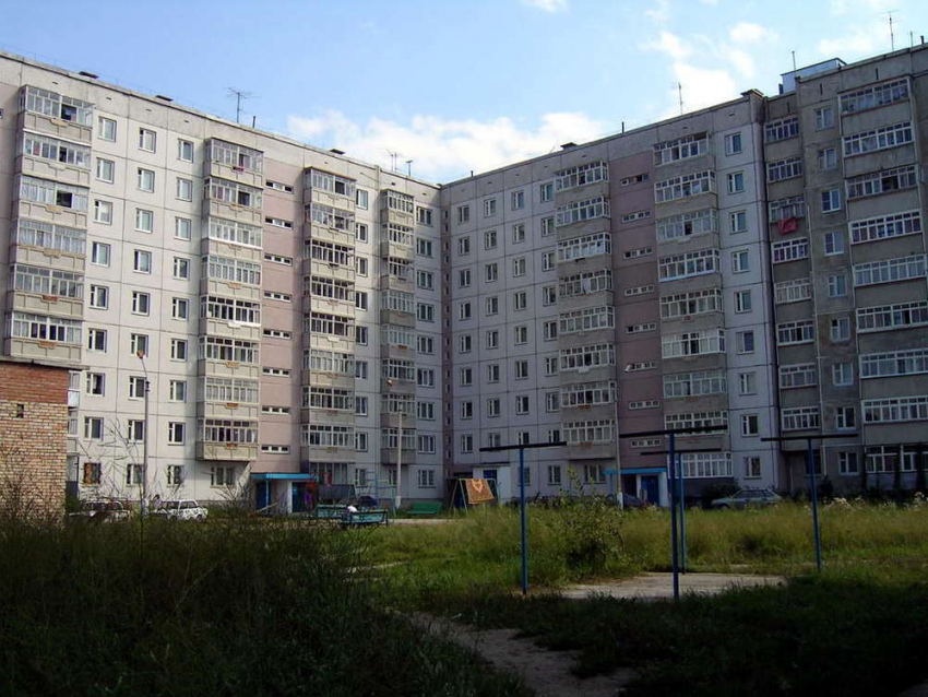 В Волгограде 35-летний мужчина выпрыгнул с 9 этажа