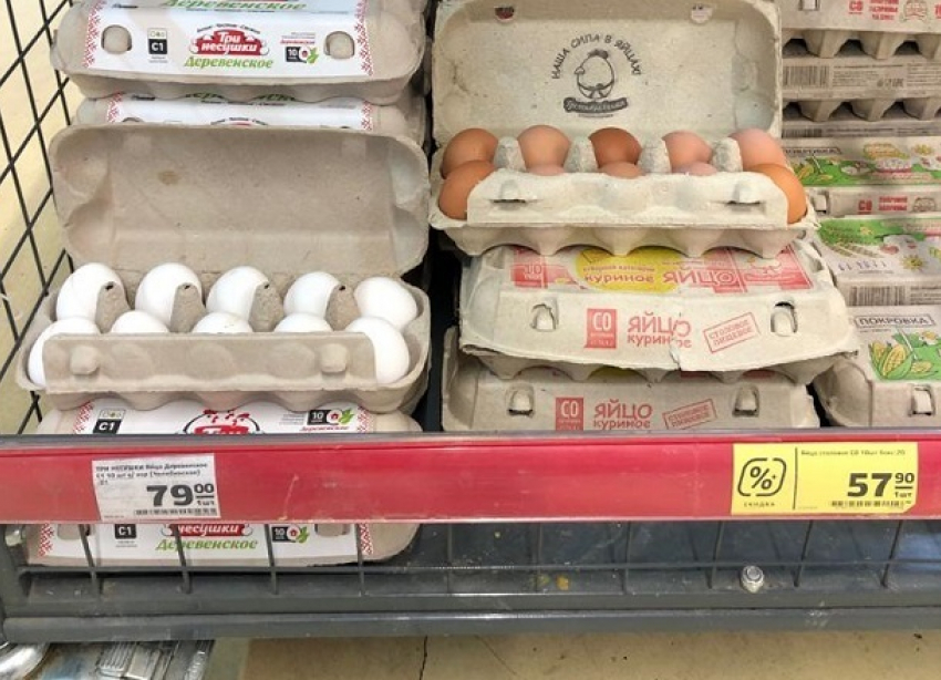 Пасхальный ажиотаж в магазинах Волгограда: цены на белые яйца выросли 