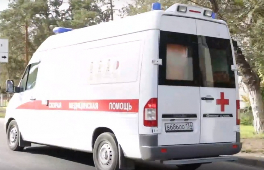 Спасенная из пожара женщина скончалась на руках медиков в Волгоградской области