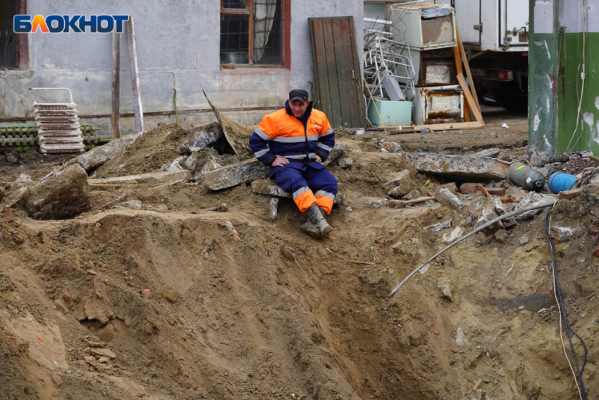 Волгоградцев зовут восстанавливать Крымский мост за 60 тысяч рублей в месяц