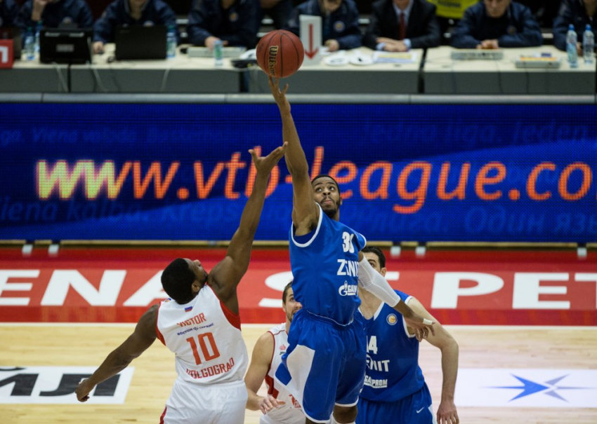 Волгоградские баскетболисты проиграли петербургскому «Зениту»