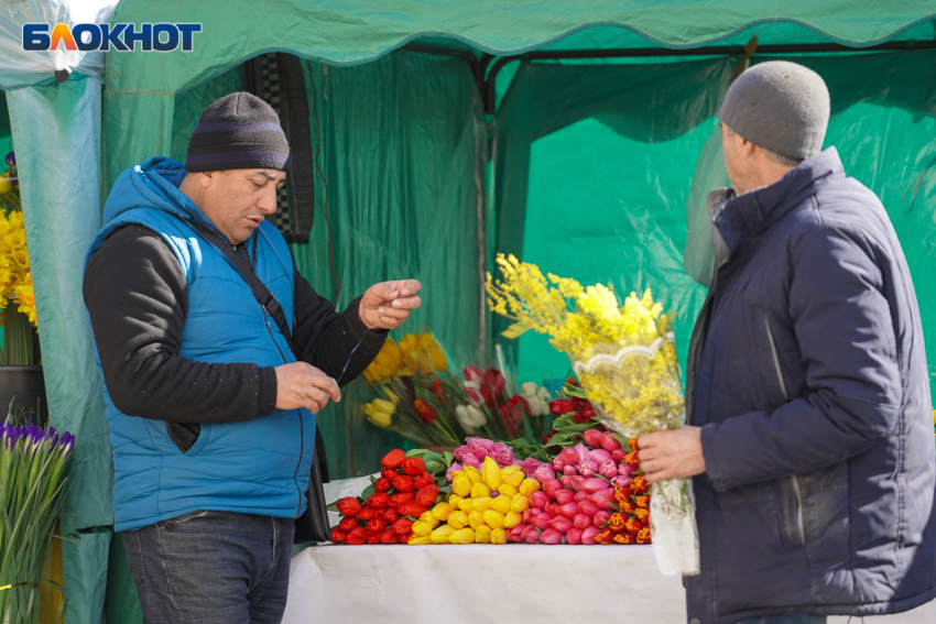 Почти 85% волгоградцев не собираются дарить цветы на 8 марта