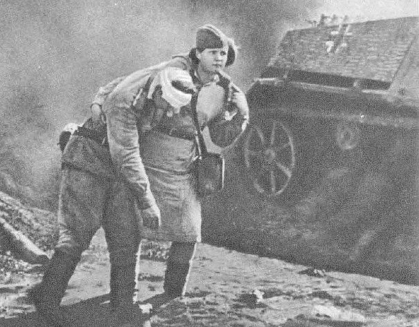 «Работали, когда вокруг рвались мины»: медсестра о реках крови и круглосуточных операциях в Сталинградскую битвы