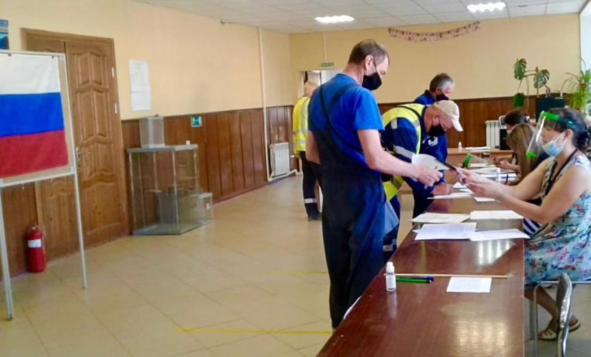 Более 60% сотрудников Гремячинского горно-обогатительного комбината уже проголосовали по поправкам в Конституцию РФ