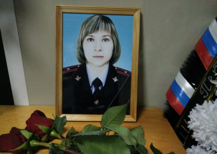 В Михайловке похоронили 44-летнюю майора полиции