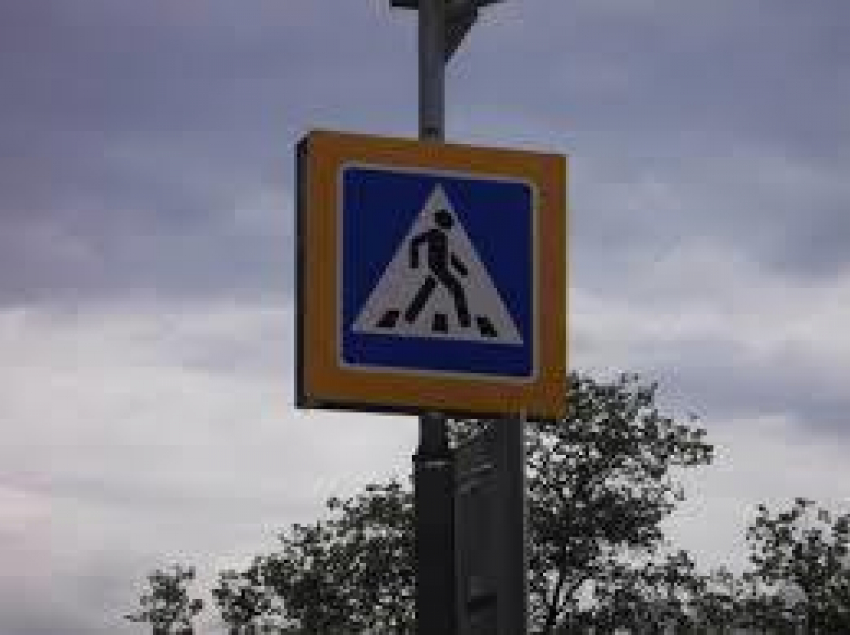 На юге Волгограда 22-летний водитель «ВАЗ-21102» сбил двух женщин