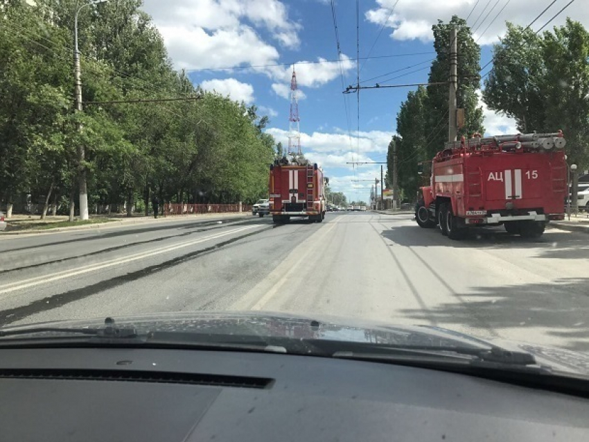 Серьезное ДТП парализовало движение на Семи ветрах в Волгограде