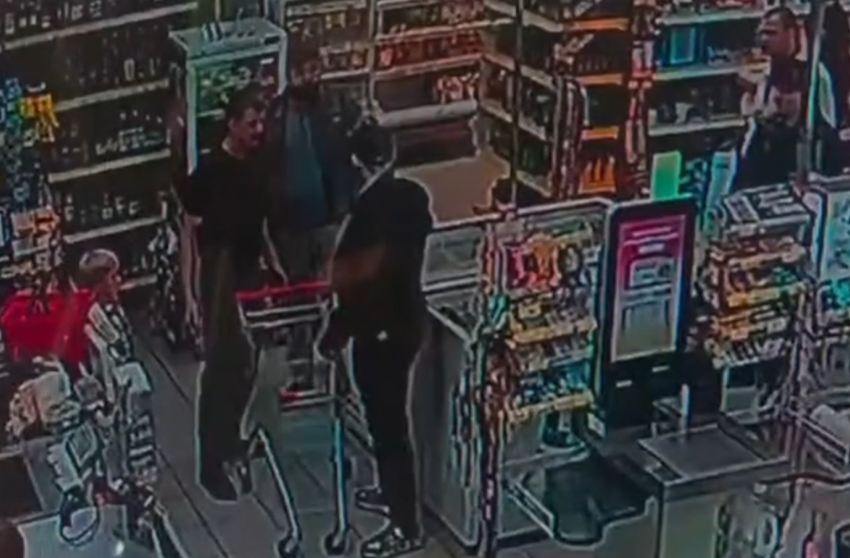 Страшное убийство в сетевом магазине обсуждают волгоградцы в соцсетях