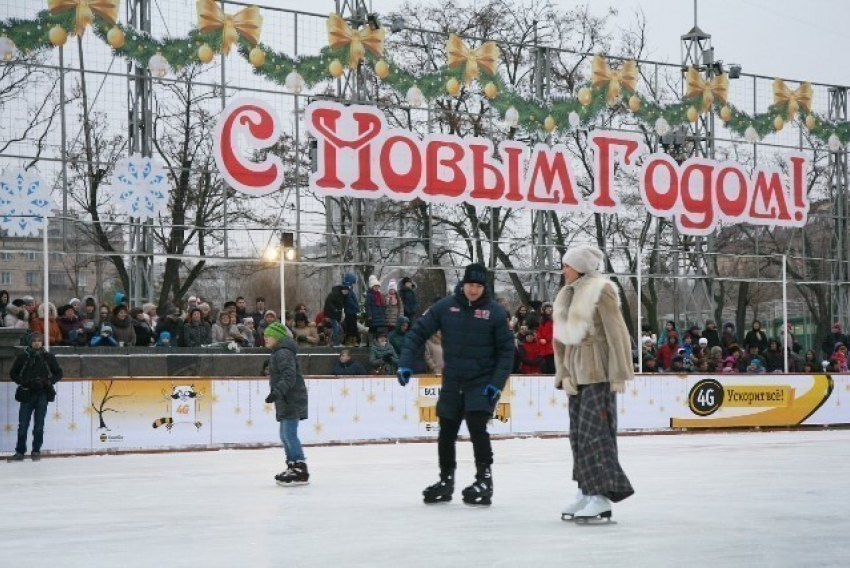 За неделю 12 тысяч волгоградцев посетили центральный каток 