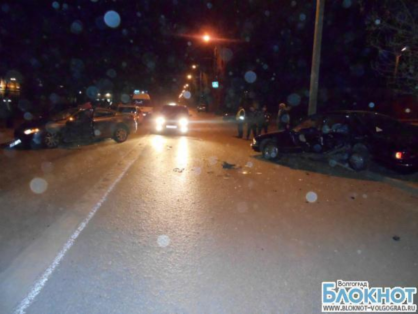 Две иномарки столкнулись в Ворошиловском районе