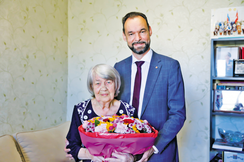 «Красный октябрь» поздравил со 100-летием ветерана завода  Александру Семеновну Машкову