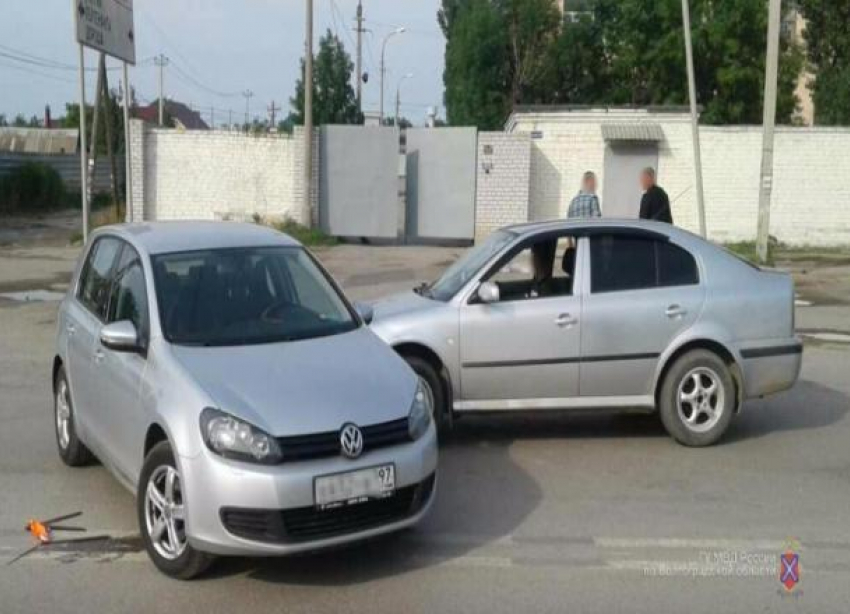 В ДТП на севере Волгограда пострадала беременная женщина